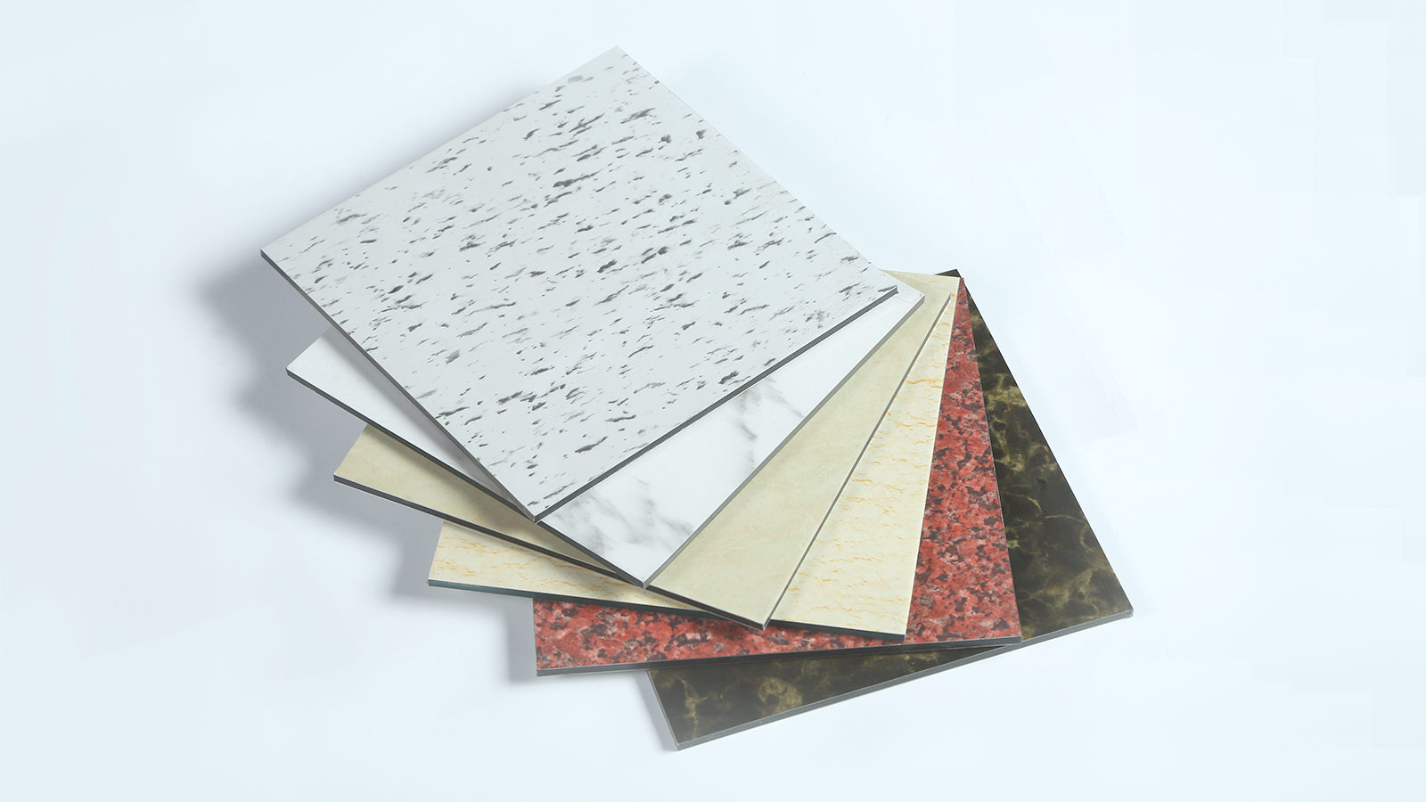 鋁塑板：美觀大氣，防火安全的公共場(chǎng)所建筑首選材料