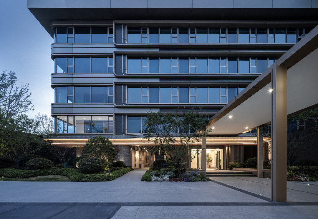 通過案例解析—為什么越來越多的人選擇鋁板作為幕墻裝飾材料？