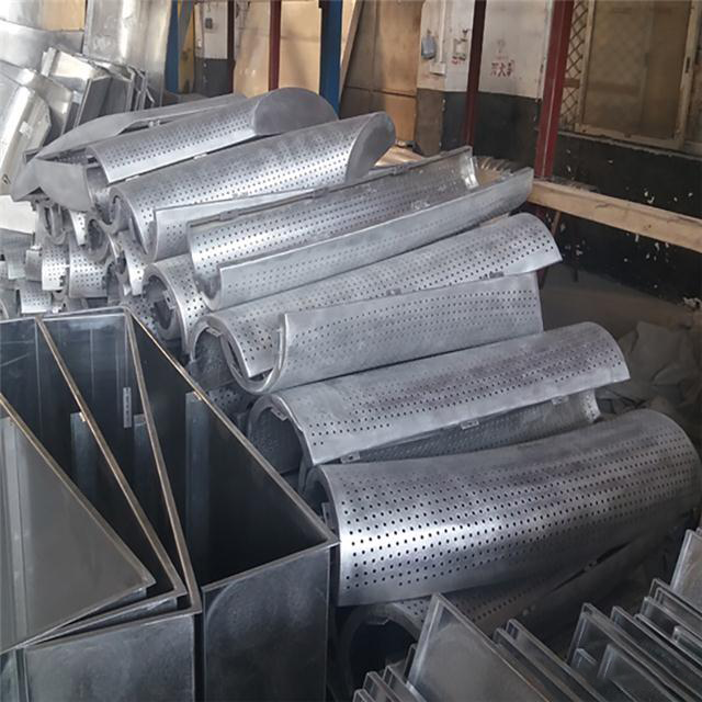 如何實(shí)現(xiàn)沖孔鋁單板的高品質(zhì)生產(chǎn)？3個(gè)關(guān)鍵！