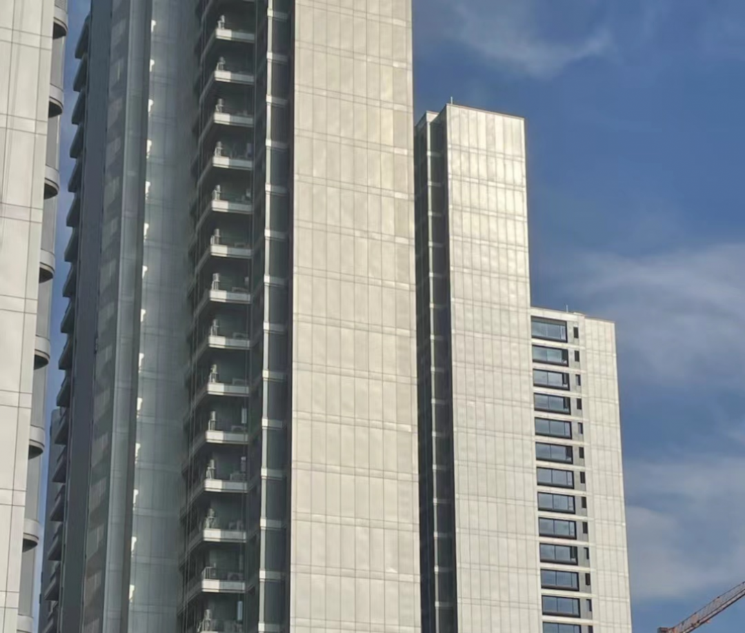 鋁單板上墻后表面出現(xiàn)凹凸不平整怎么辦？幾招教會你解決問題