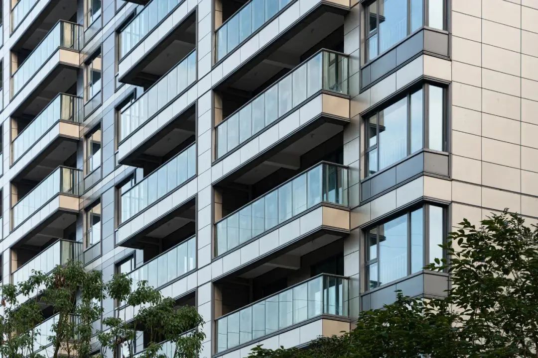 外立面涂料一：成本控制下，做出「金屬質感、石材效果」