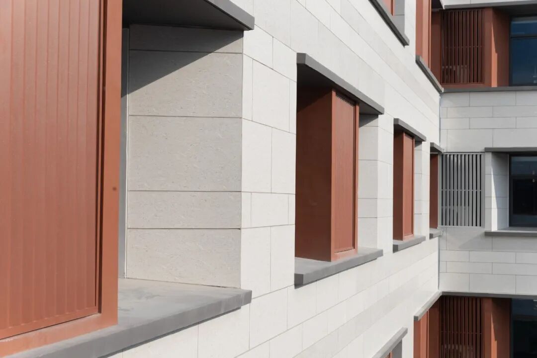 校園立面還在用涂料？無錫文博實驗中學的選材思路給你標準答案！